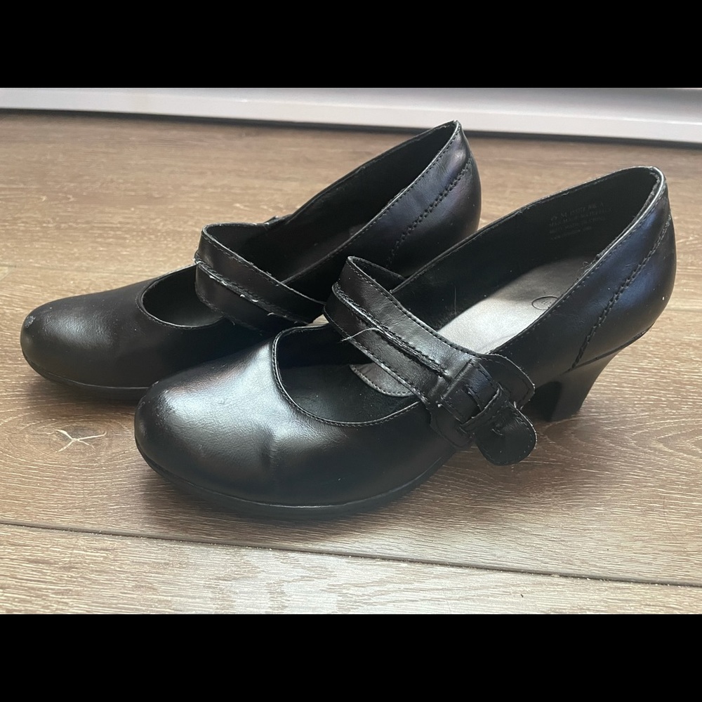 ItsOK Black MaryJane styled low heel shoes Women’s 6m